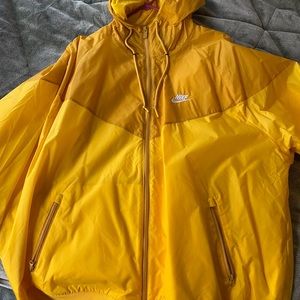 Nike Windrunner Size XL